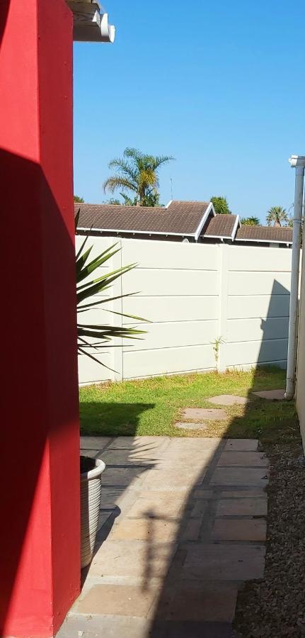 Red Pillars Hotel Port Elizabeth Room photo